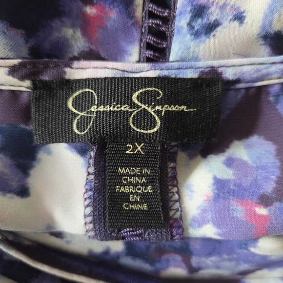 Jessica Simpson Blue and White Asymmetrical Sleeveless Blouse Size 2X - Picture 5 of 5